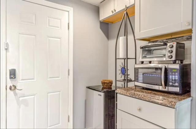 Brooklyn Spacious Space With Private Entrance, Bathroom, & Backyard - Full-Kitchen New York Exterior photo