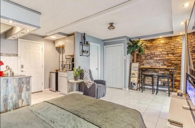 Brooklyn Spacious Space With Private Entrance, Bathroom, & Backyard - Full-Kitchen New York Exterior photo