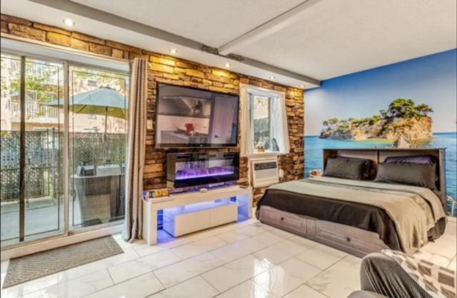 Brooklyn Spacious Space With Private Entrance, Bathroom, & Backyard - Full-Kitchen New York Exterior photo